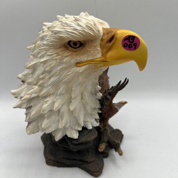 Vintage Bald Eagle Bust & Flying Eagle RARE Statue Collectible Wildlife Decor - Picture 9 of 9